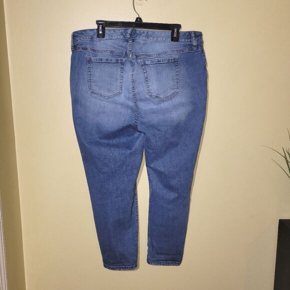 Torrid Girlfriend High Rise Jeans 18 - Picture 3 of 12